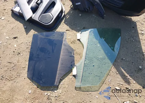 2015 Cadillac Srx Standard z USA, uszkodzony, nr VIN 3GYFNAE31FS636667